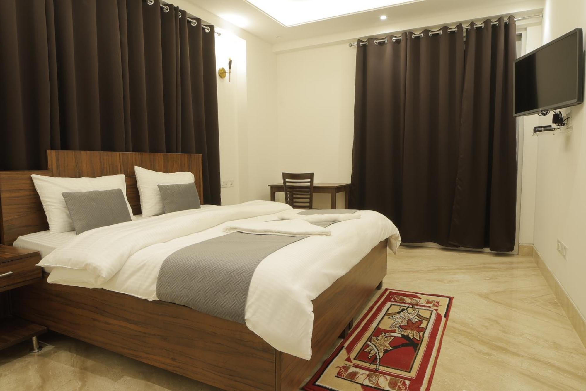 Bed and Breakfast Under My Roof Superio à New Delhi Extérieur photo