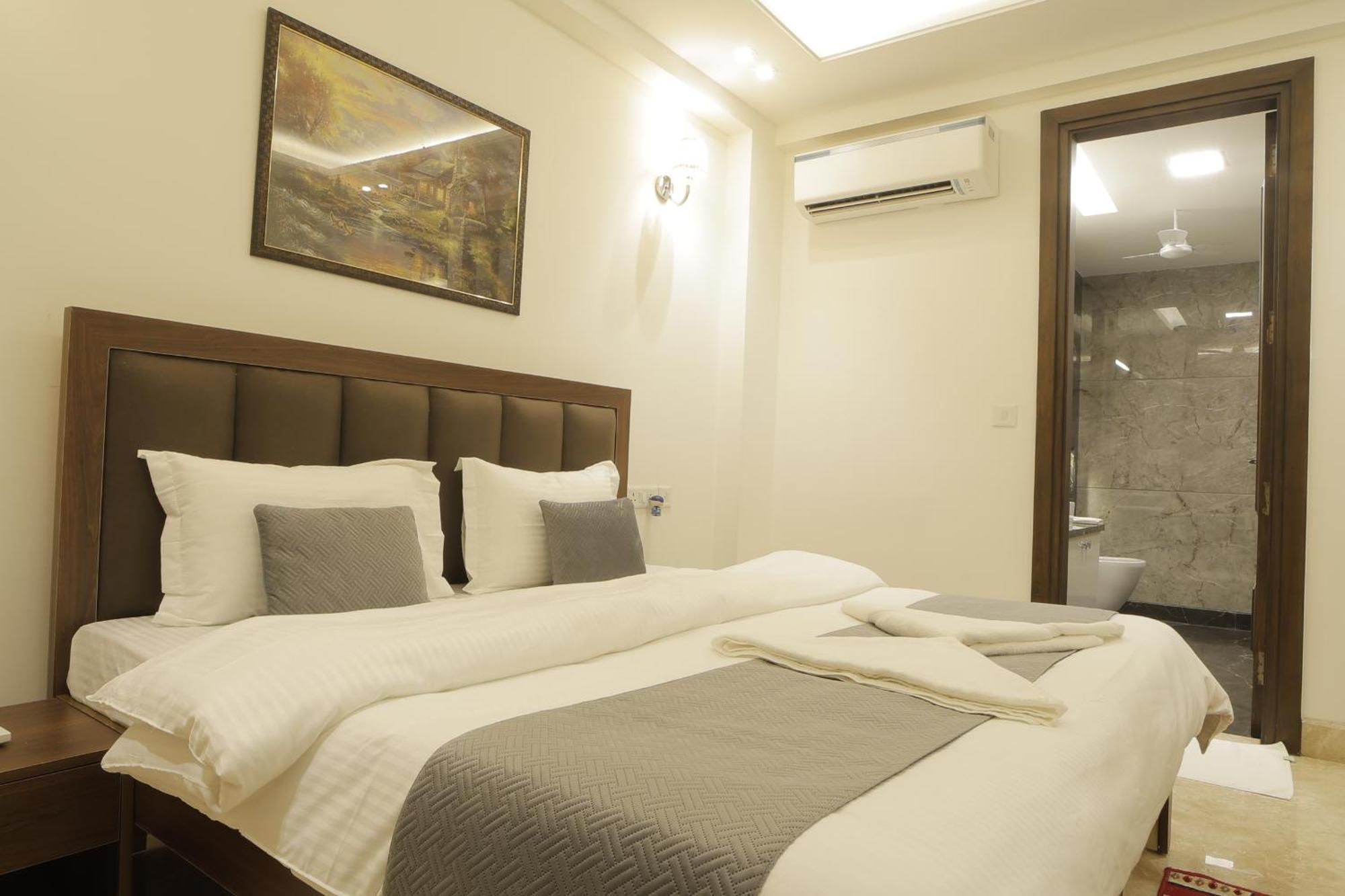 Bed and Breakfast Under My Roof Superio à New Delhi Extérieur photo