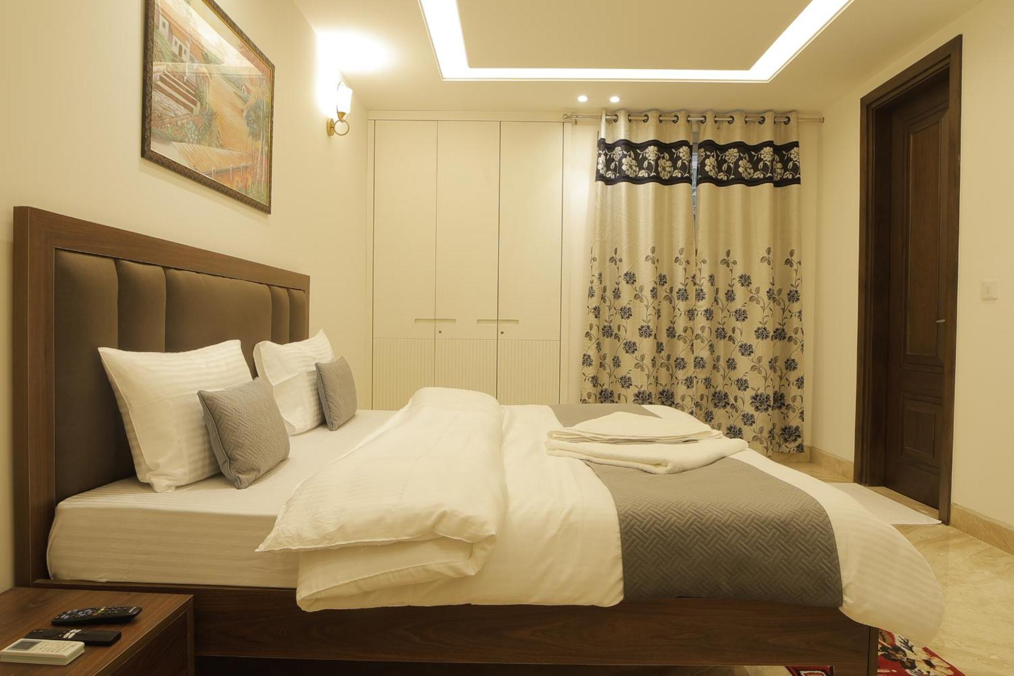 Bed and Breakfast Under My Roof Superio à New Delhi Extérieur photo
