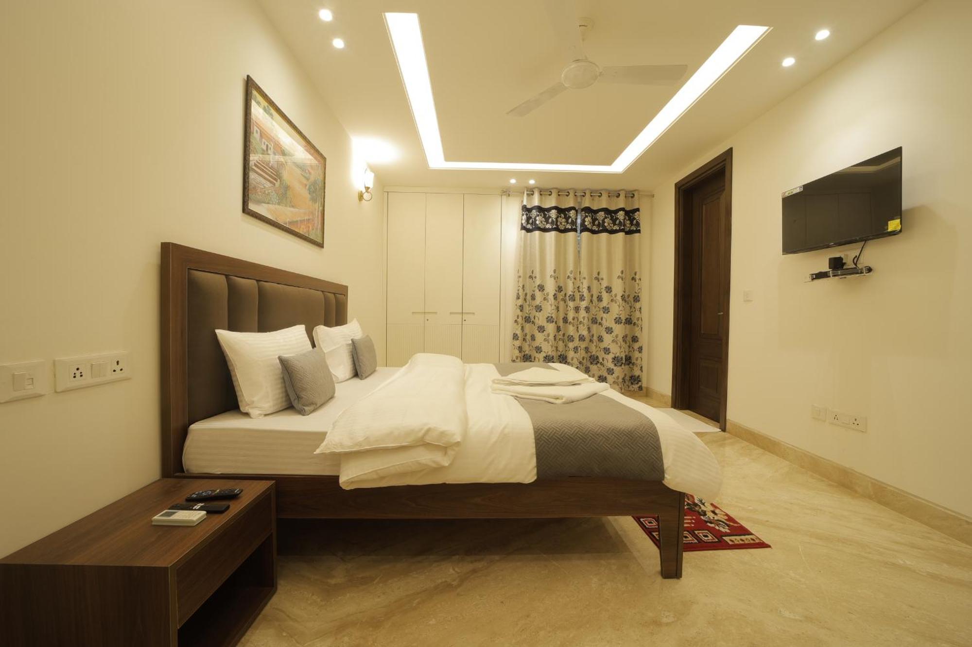 Bed and Breakfast Under My Roof Superio à New Delhi Extérieur photo