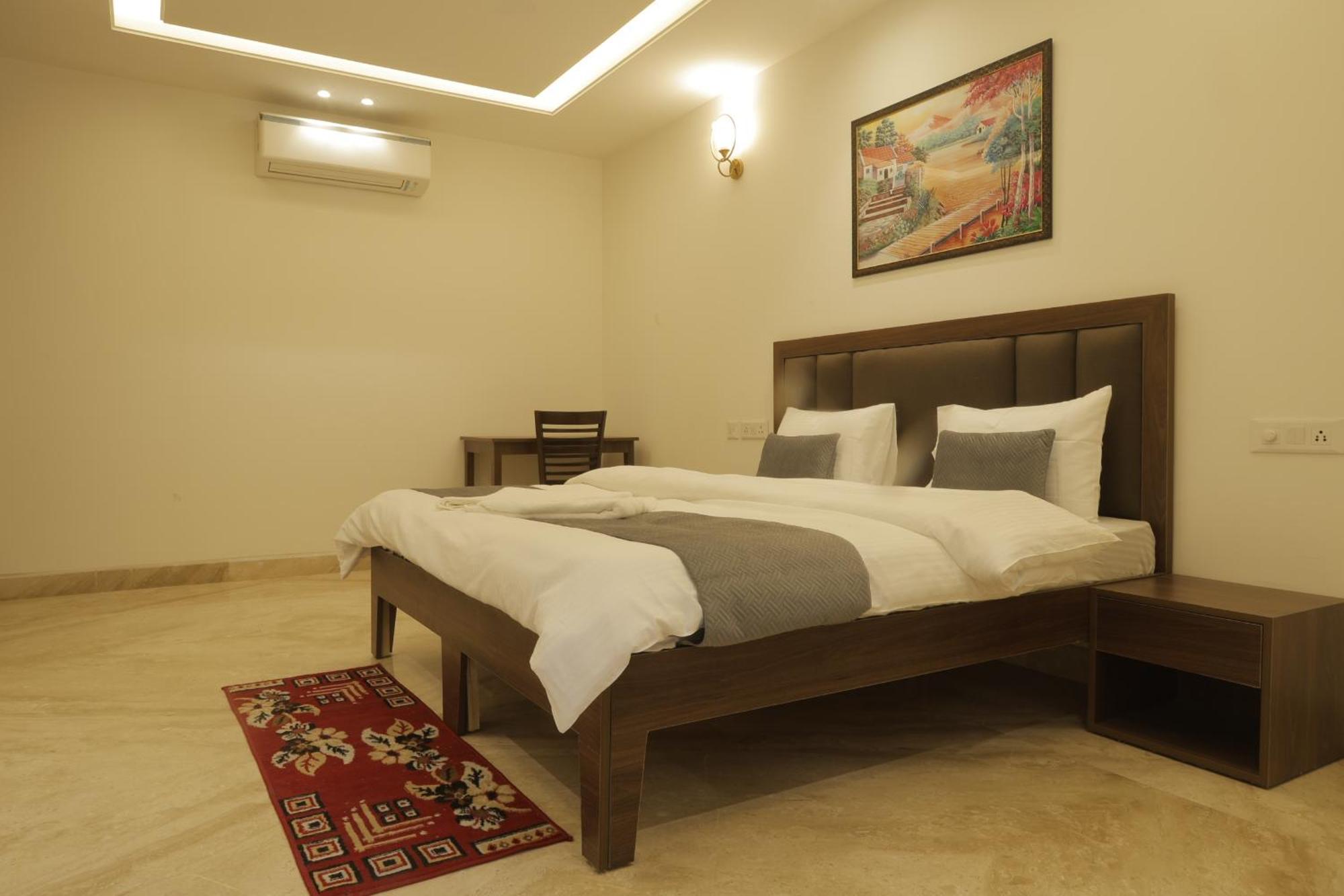 Bed and Breakfast Under My Roof Superio à New Delhi Extérieur photo